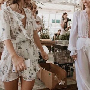 Stone Cold Fox Floral 100% Silk Robe Size Small.